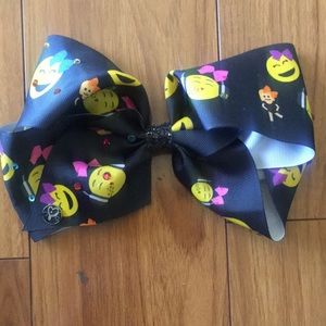 Jojo Siwa bow